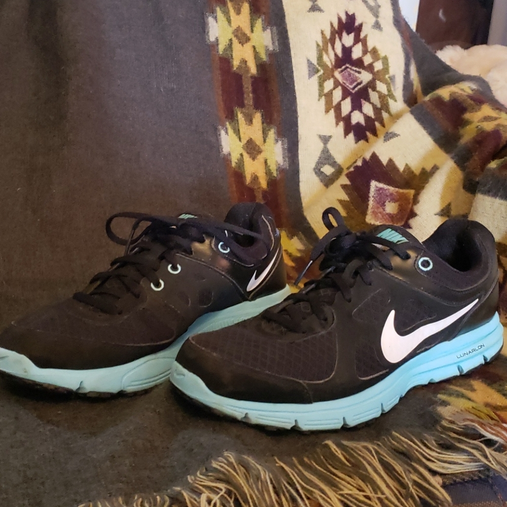 Running shoes